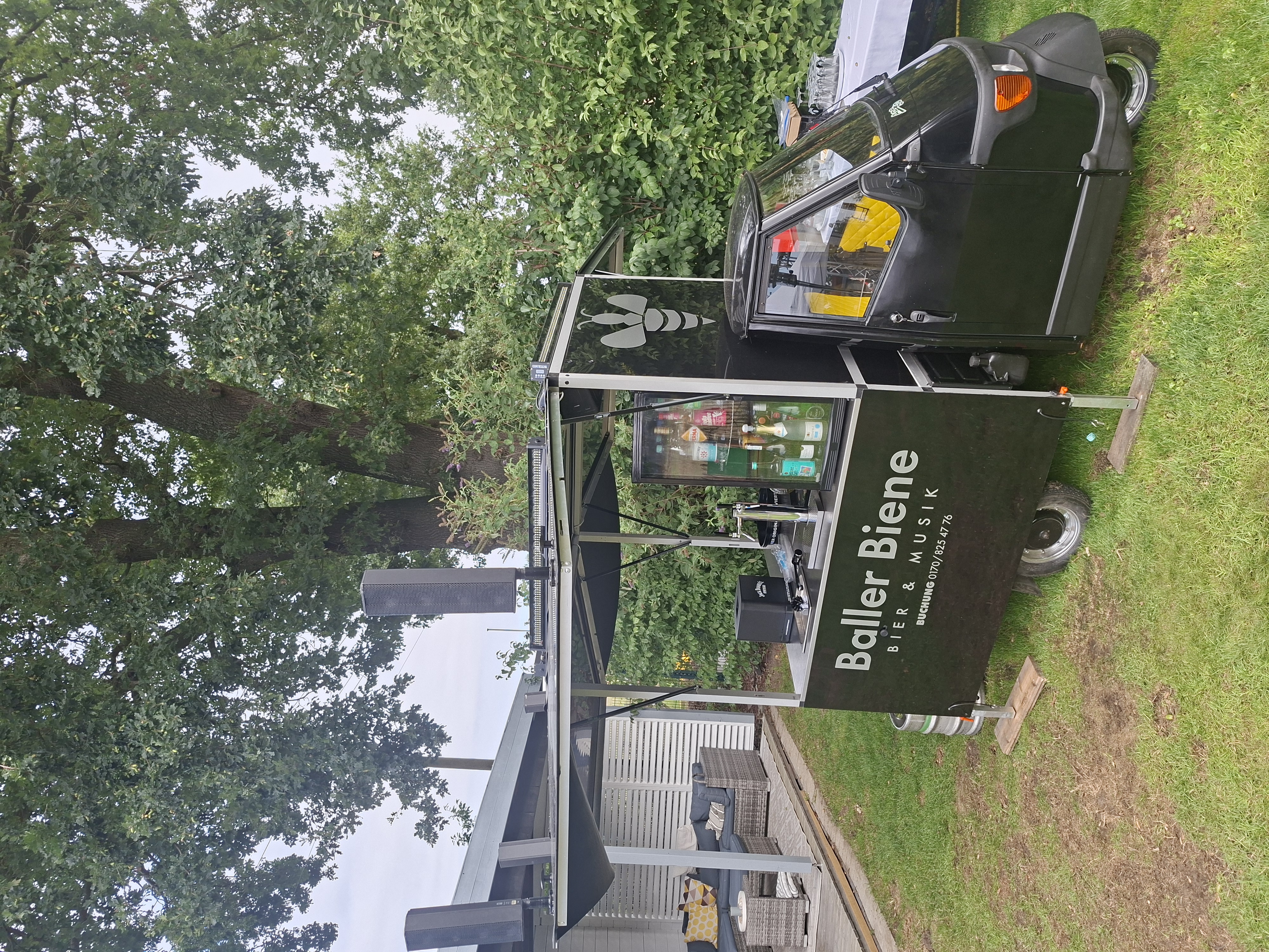 Die Baller Biene als mobile Bar und Eventmodul