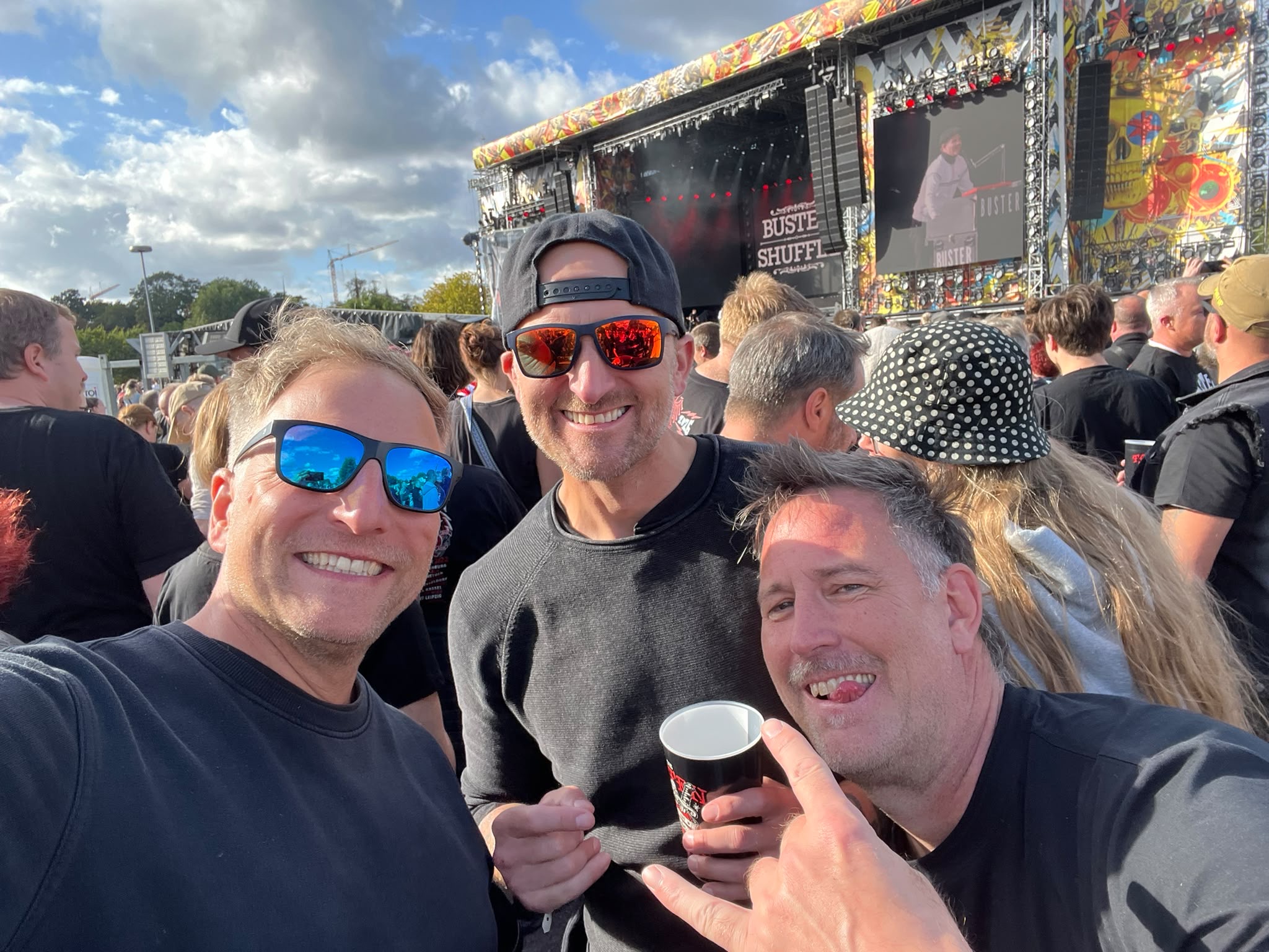 Publikum beim Konzert der Toten Hosen in Minden